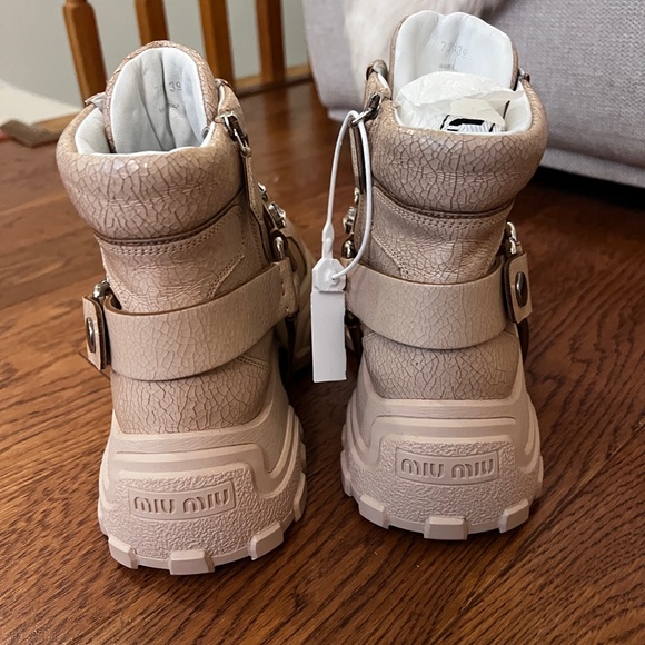 Miu Miu Beige Lace Up hiking boots with Crystal Accents 39 US 8.5 monstar nude - Picture 4 of 6